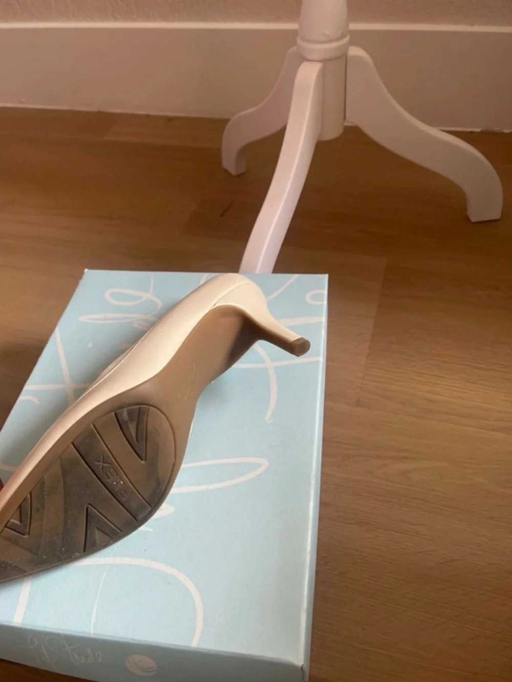Life Stride Beige Pointed-Toe Pumps